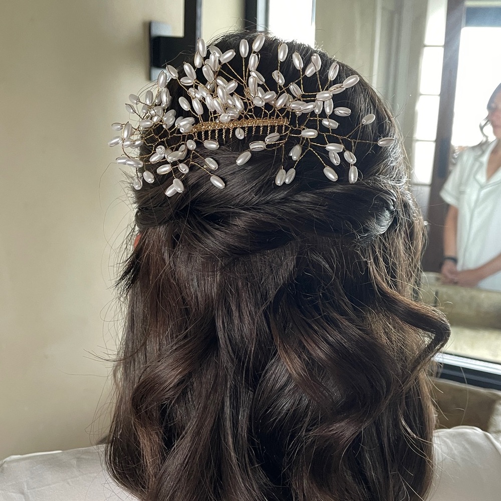 Lulus Luminous Poise Gold And Ivory Pearl Beaded Hair Comb - One Size